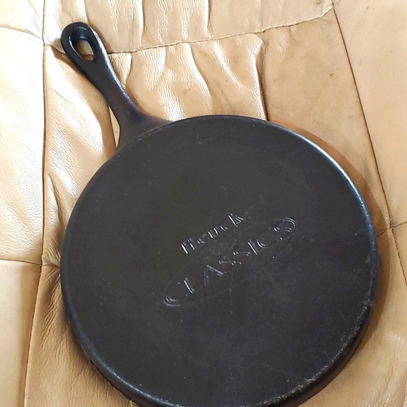 Heuck Cast Iron Vintage Classic Skillet Cornbread Wedge  approx 9", 8 slice - Picture 4 of 9